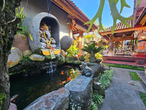Nick Homestay 