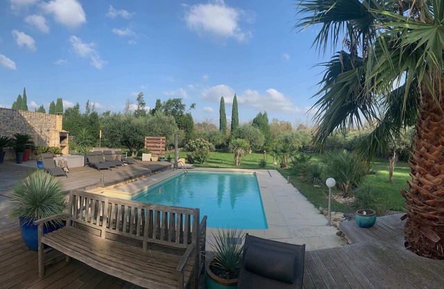 NIMES VILLA exceptional, quiet, all ground floor Sea and Camargue 30 minutes!