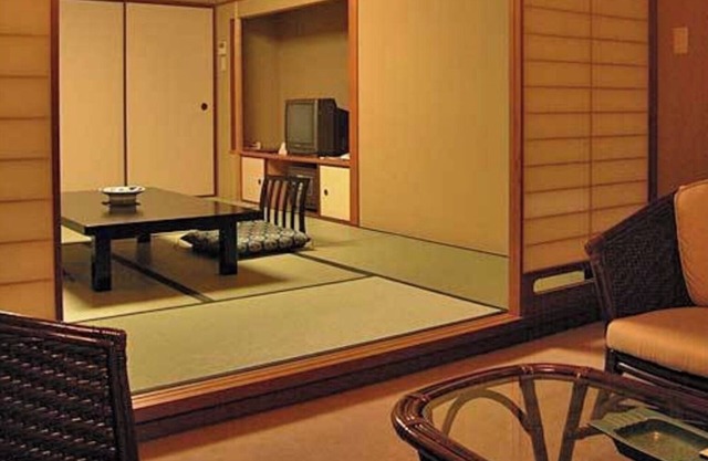NonsmokingFor 3 peopleRinsuitei Breakfast included/Kobe Hyōgo