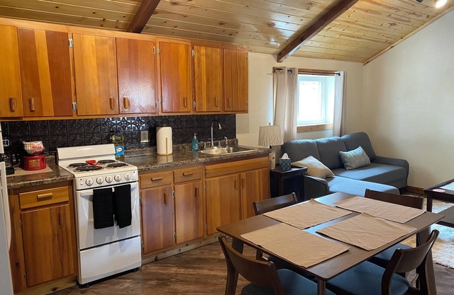 Northern Bungalow with Fireplace