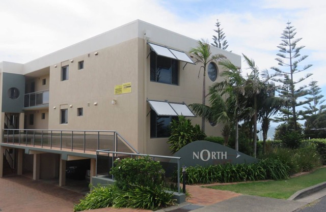 NORTHPOINT UNIT 9 - AWESOME VIEWS & 100 METRES TO BEACH
