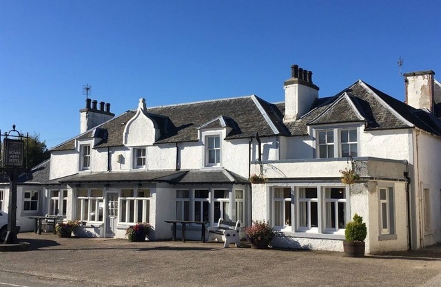 Novar Arms Hotel