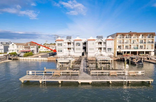 Now Booking Stone Harbor:Sail Away Bay Front Condo