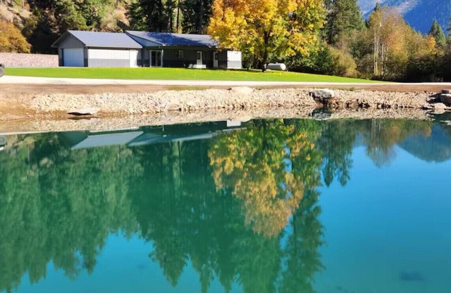 nStreamside Reflections-Quiet Home-Private Pond- Superior, MT