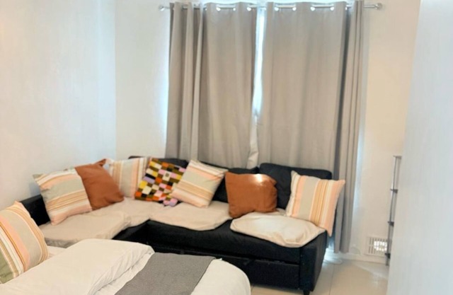 ntJ&J Contractors or family staysn4-Bedroom Serviced accommodation