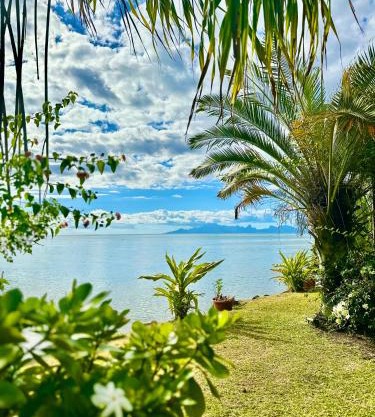 O'coco Bungalow- Breathtaking waterfront views, endless memories