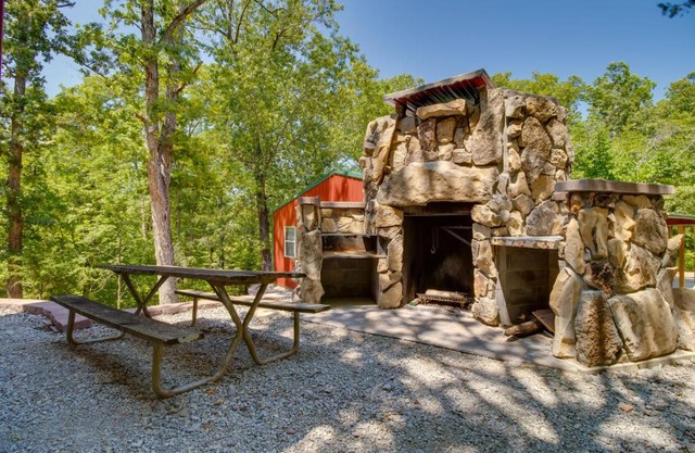 Oakland Oasis Serene Retreat in the Ozarks