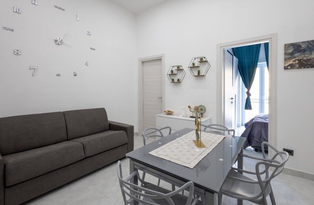 Oberdan Palace studio apartment3