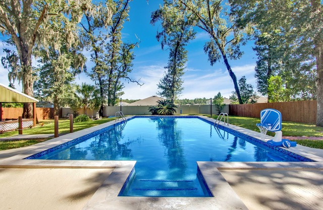 Ocala Oasis 4BR w/Pool/Cabana/GameRoom/MiniGolf