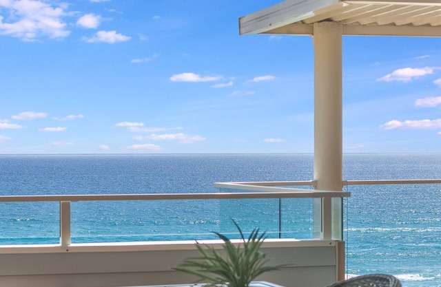 Ocean Blue on Currumbin Hill - Pet Friendly - Min. 3 night stays & Linen Provided!