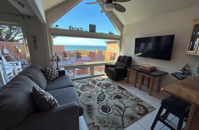 Ocean Front Cabin 17 with Remarkable Views – Private Beach (Hot Tub Currently Not Operational)