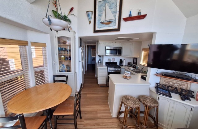 Ocean Front Cabin 11 with Private Jacuzzi & Superb Views