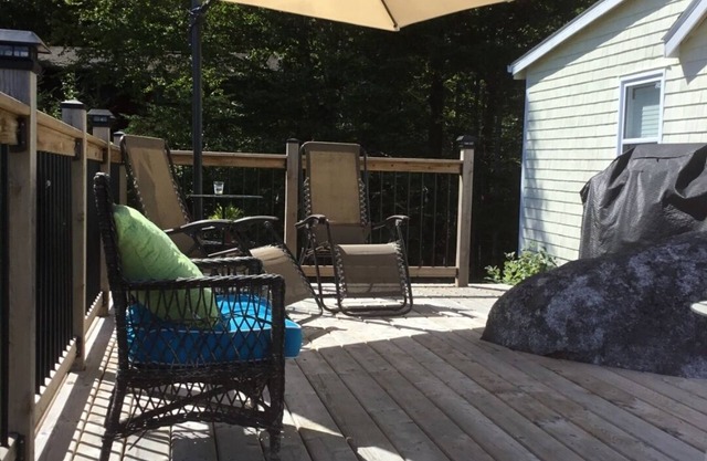 Ocean front cottage in the heart of Hubbards.