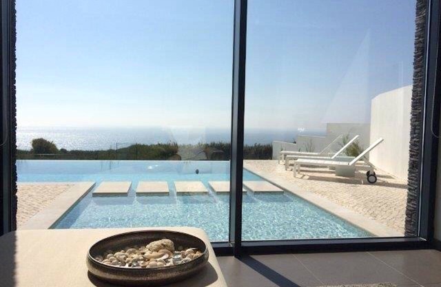 Ocean front Luxury villa, pool, tennis, golf, surf; Areia Branca, Lourinhã