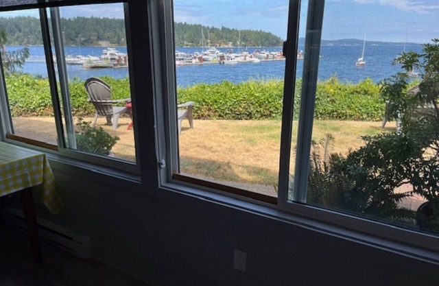 Ocean Front/Ocean Access private entry I BDRM, full bathroom, all season patio.