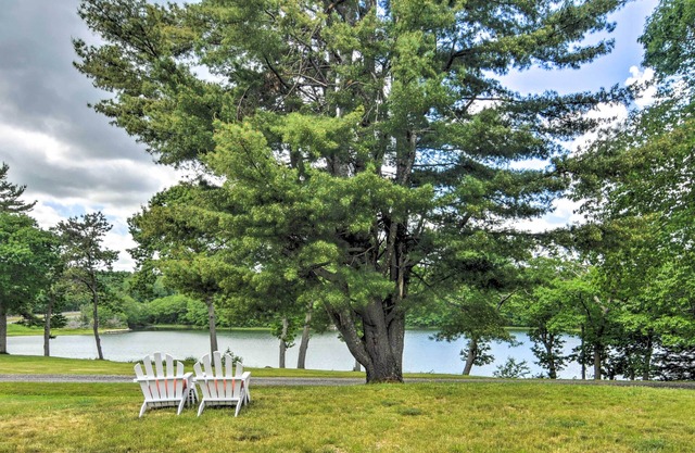 Ocean Inlet Cottage w/Deck & Grill!