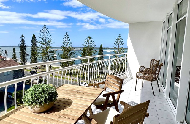 Ocean View 2BR Apartment w/hot tub. Heated pool, Games room, Gym