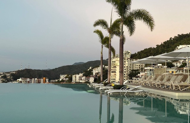 Ocean View Luxury Condo with Rooftop Pool