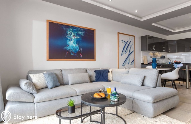 Ocean View Luxury 2 bedrooms near Marina + Parking