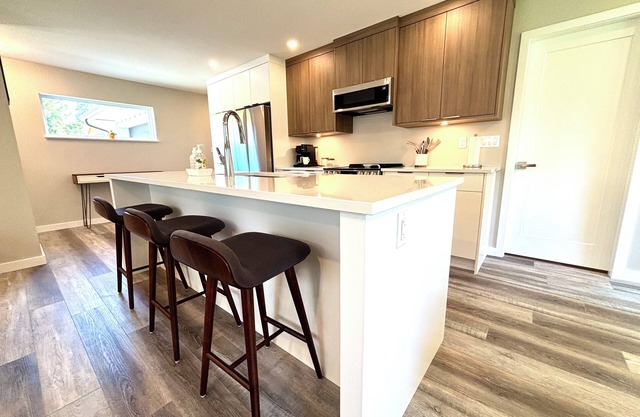 Ocean View/Pet Friendly/Hobby Farm/New Home 2025