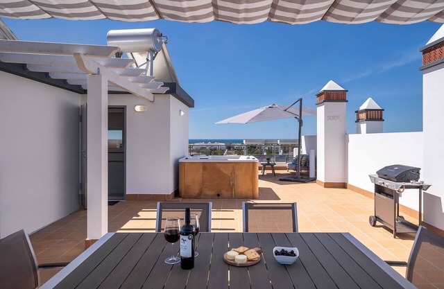 Ocean View Rooftop Tavira Paradise, Ideal Homes