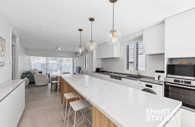 Ocean Views Secure Apartment