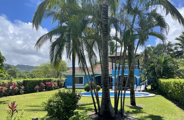 Oceanfront 4BR 3.5 Bath 3100 sqft Villa with private pool and balcony