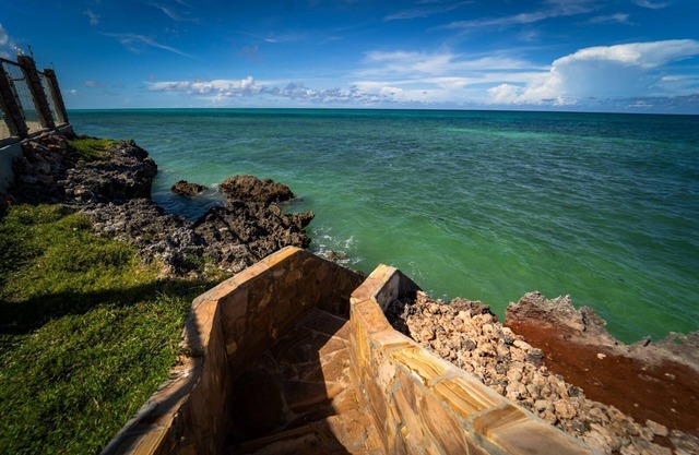 Oceanfront 6 one-bedroom villas resort in Southeast of Zanzibar island