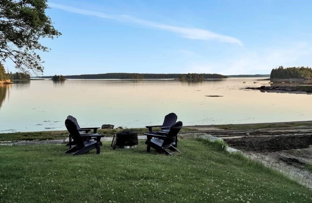 Oceanfront Cottage Firepit + Beach Near Acadia & Bar Harbor