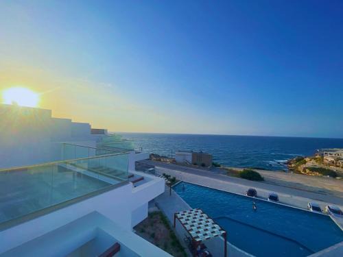 Oceanfront Loft Apartment Spacious Rooftop Terrace Pool