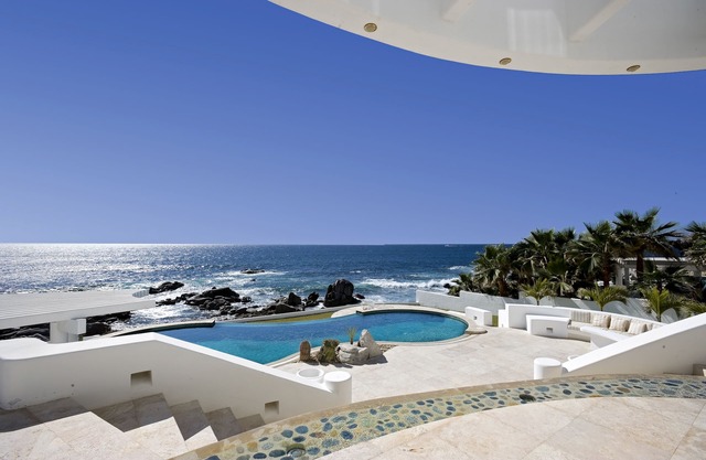 OCEANFRONT LUXURY VILLA -LANDMARK ESTATE -w/Concierge- Over 85+ 5 STAR Reviews!
