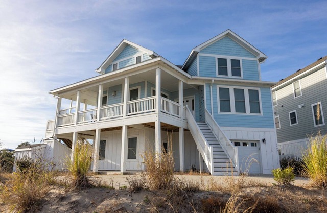 Oceanside 7min walk2beach,6BR,Pool,HotTub,Foosball