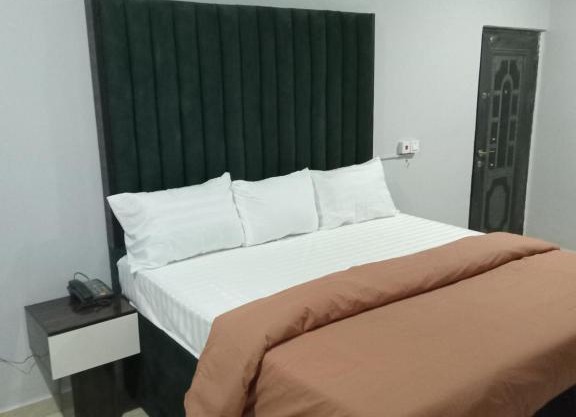 OD-V!CK'S CLASSIC, Wuse 2 extension, upscale Jahi district WiFi,24hr power,security, dstv