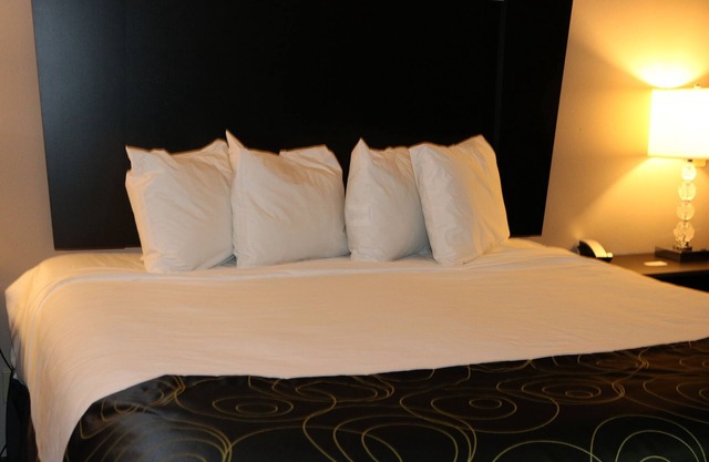Okoboji Inn & Suites