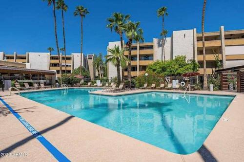 Old Town Condo with 2 King Size Suites