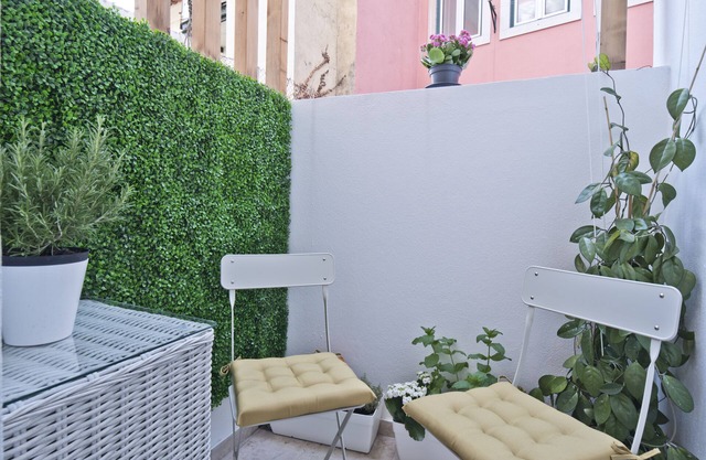 OLD TOWN PRÍNCIPE REAL - Apart. modern with patio and direct access to quiet street.