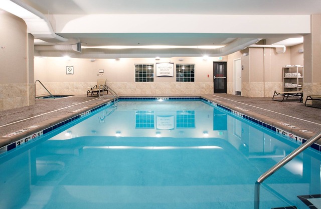 On the Missouri River. Indoor Pool & Hot Tub. Free Breakfast. Great for Groups!