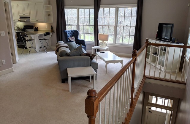 One bdrm fully furnished apartment on quiet, wooded 2 acre lot in Sandy Springs