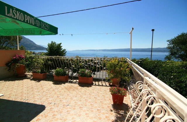 One bedroom apartment near beach Duće, Omiš (A-5275-a)