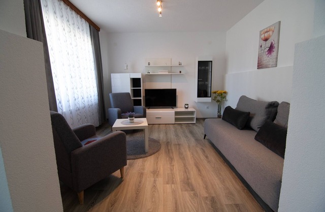 One bedroom apartment with terrace Lipovača, Plitvice (A-17657-a)