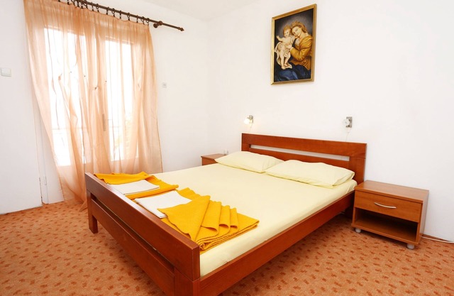 One bedroom apartment near beach Trpanj, Pelješac (A-258-d)