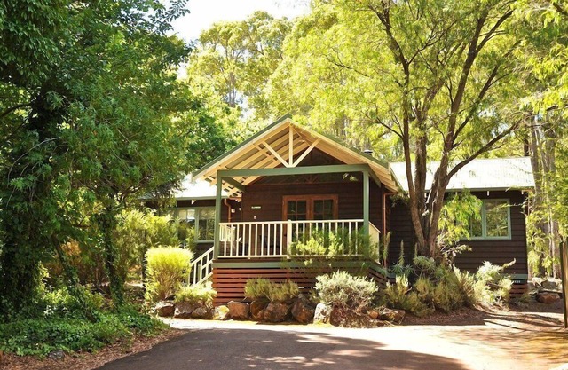 One Bedroom Chalet perfect for a couples getaway with a separate Bedroom and lounge area.