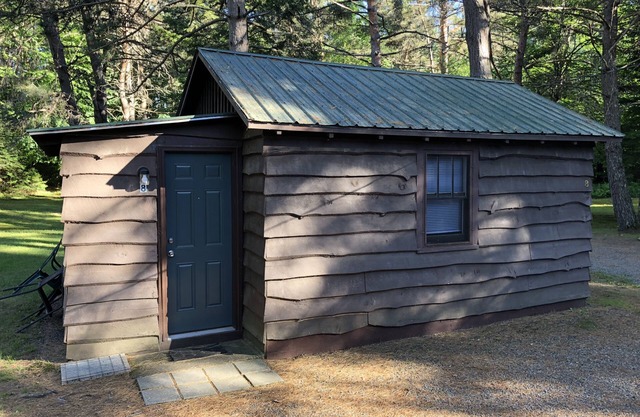 One bedroom cottage - Family owned/operated since 1923