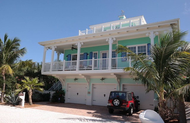 One Love Cottage - "Your very own private resort in beautiful Juno Beach"