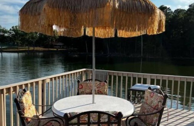 One of a kind cozy loft cottage with boat ramp and a magnificent view.