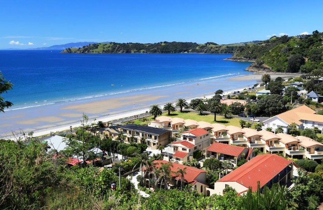 Onetangi Beach 