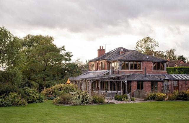 Open plan country home ideal for restful getaways