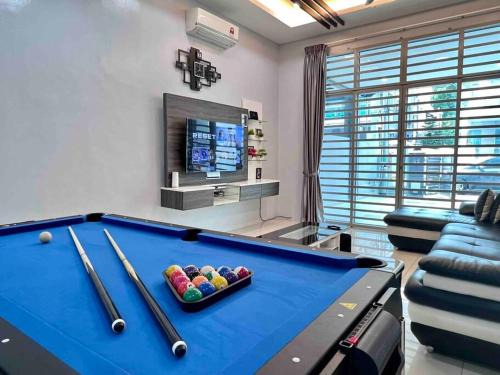 OV 4 bedrooms, family 10-14 pax homestay