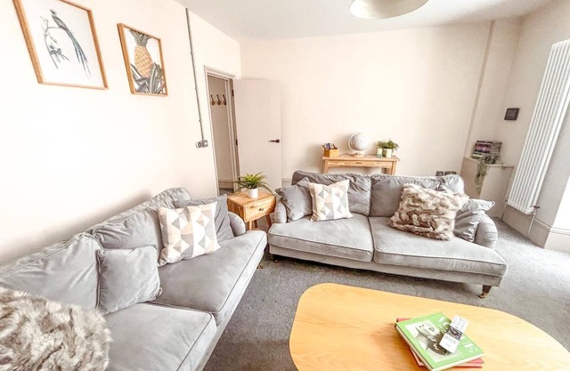 Oxford Street Grand Apartment