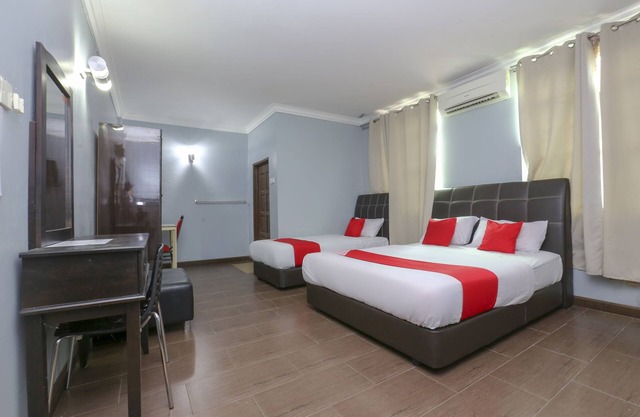 OYO 90145 D'sofwa Inn